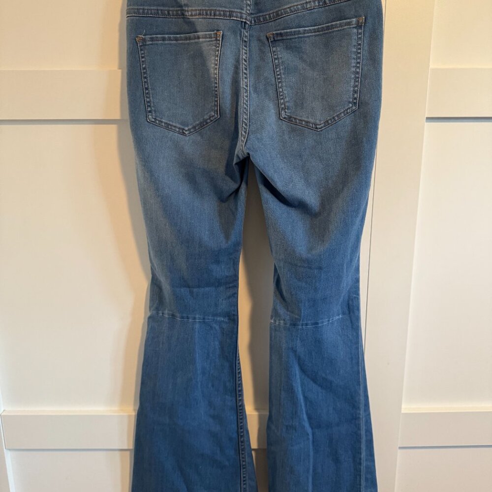 Free People We The Free Penny Pull-On Flare Jeans size 28 - Picture 3 of 4